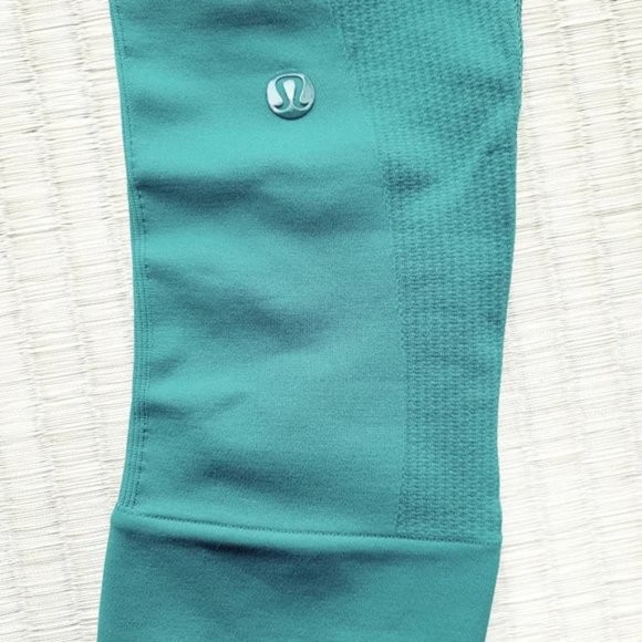 NWT Lululemon Zone in crop Green Size 2 - Picture 7 of 7